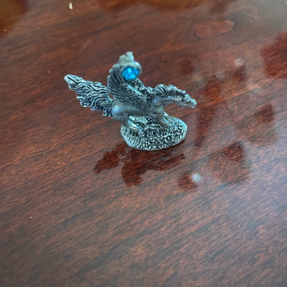 ❌❌ SOLD ❌❌ Medieval Pewter Miniatures With Gems Set of 6 Vintage Collectible - Picture 8 of 15